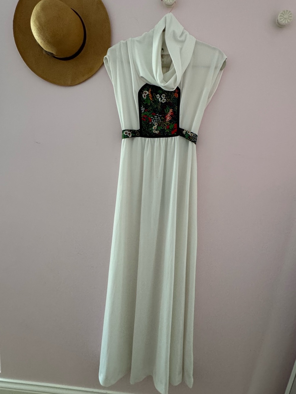 Absolutely adorable vintage cowl neck maxi dress
